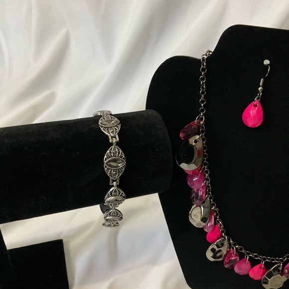 Paparazzi Women’s Jewelry Set Pink Gunmetal Fuchsia Necklace,Ring,Bracelet, NWOT - Picture 8 of 11